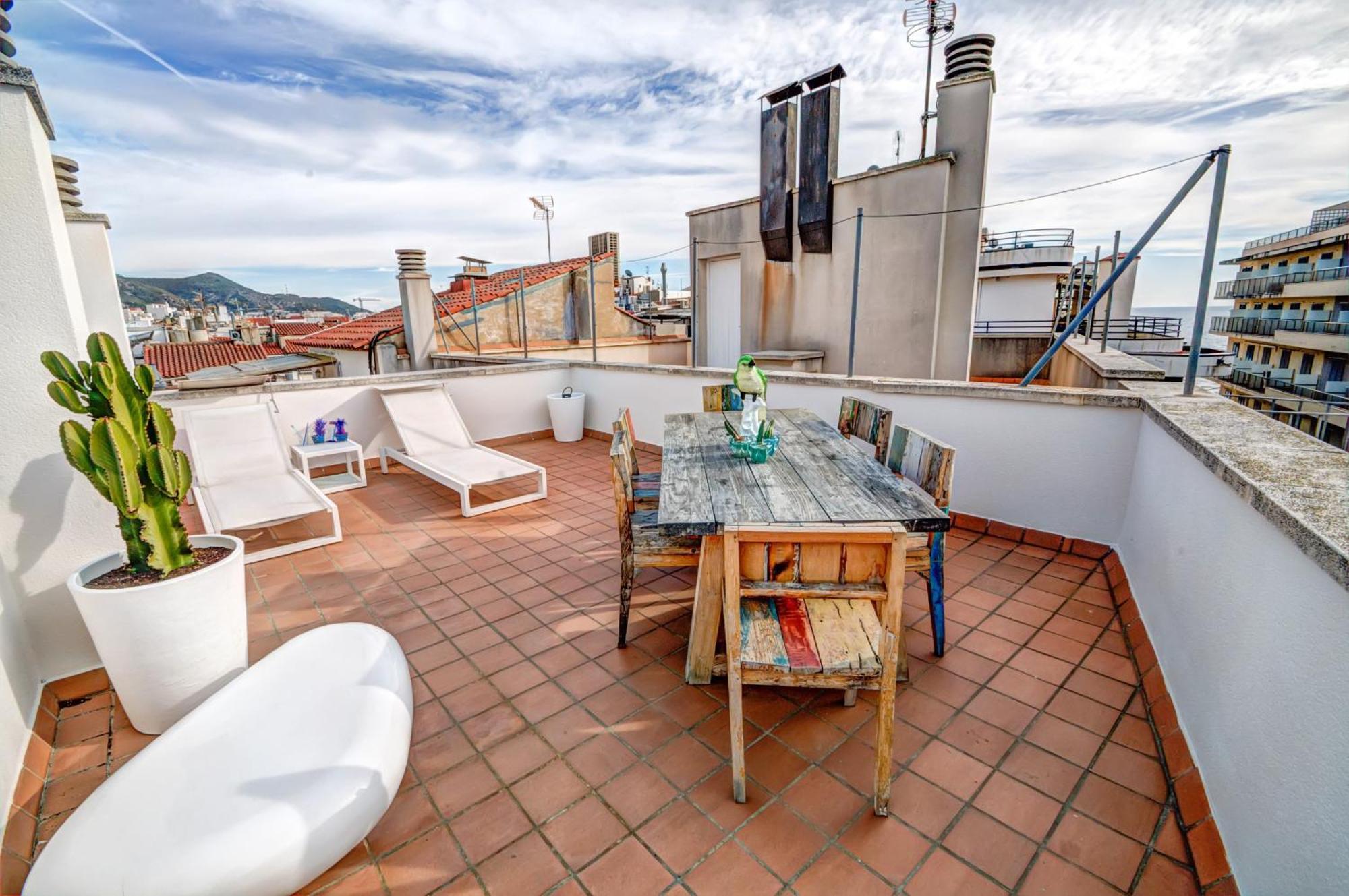 Beachstyle Penthouse By Hello Homes シッチェス エクステリア 写真