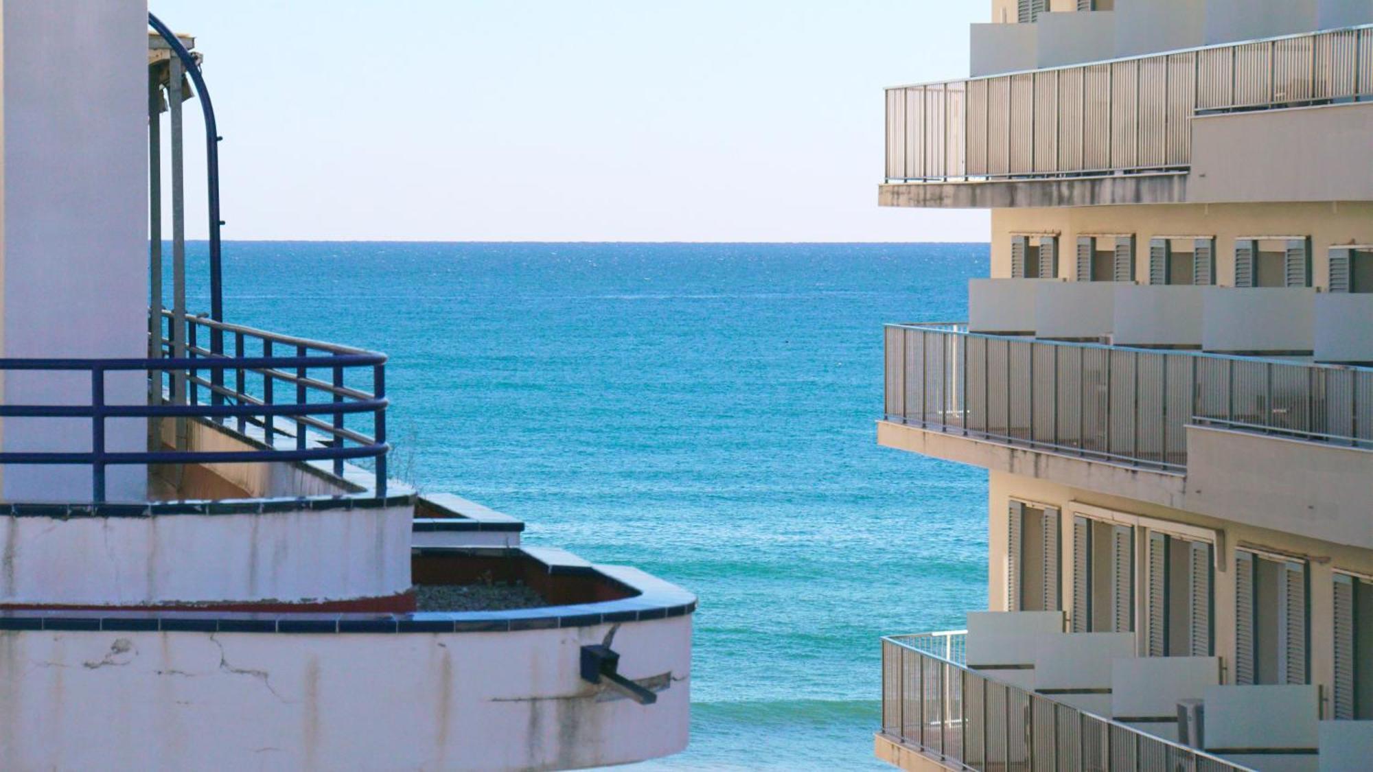 Beachstyle Penthouse By Hello Homes シッチェス エクステリア 写真