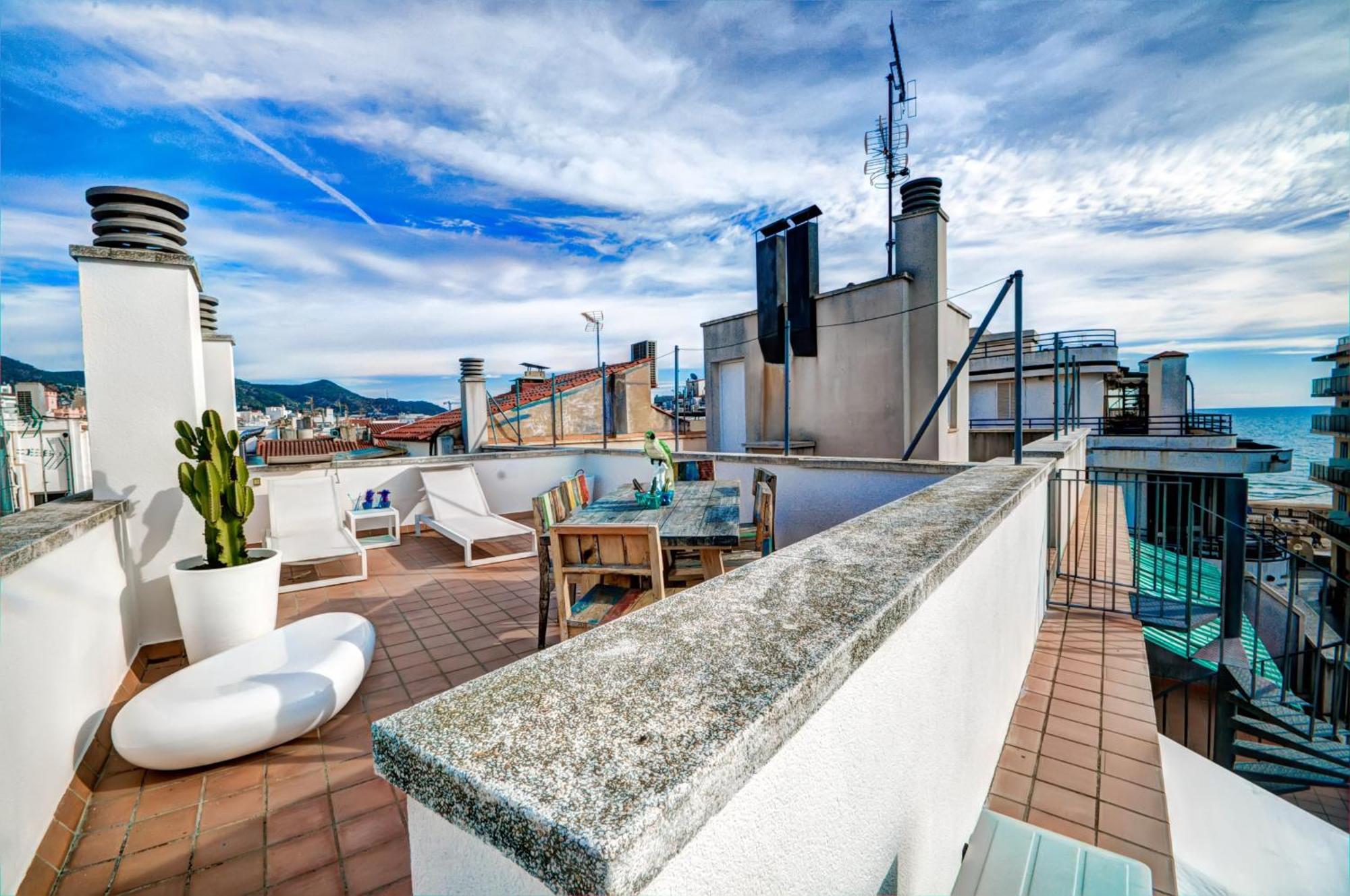 Beachstyle Penthouse By Hello Homes シッチェス エクステリア 写真